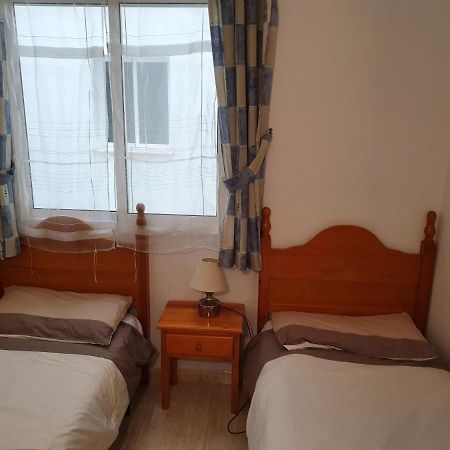 Apartment Close To All Amenities Торевиеха Екстериор снимка